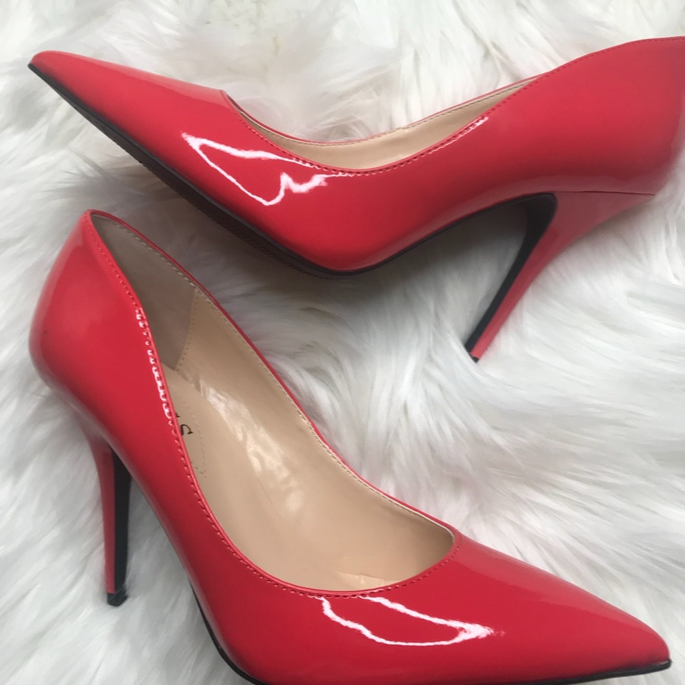 Shoes/heels - Picture 3 of 3